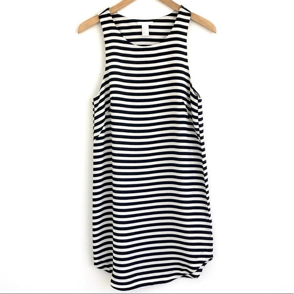 H&M Dresses & Skirts - H&M black white striped sleeveless dress